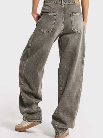 IT'S BASIC Vat Jeans 'BARREL BALLOON MID RISE JEANS' in Grijs