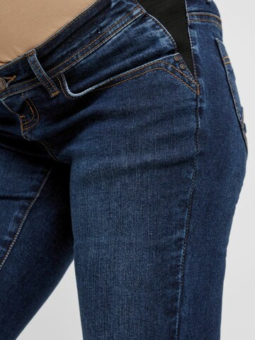 Slimfit Jeans 'Essex' de la MAMALICIOUS pe albastru