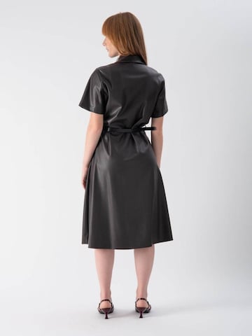 Abito 'Faux Leather Midi' di MND in marrone