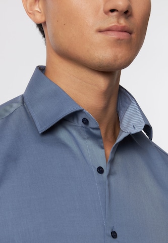 Coupe regular Chemise ROY ROBSON en bleu