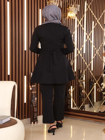 MODAMIHRAM Tunic in Black