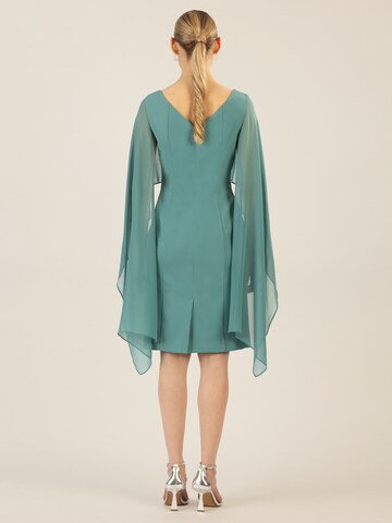 APART Kleid in Blau