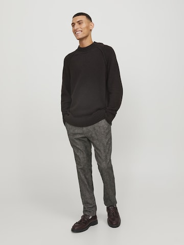 Regular Pantalon chino 'Marco Charlo' JACK & JONES en gris