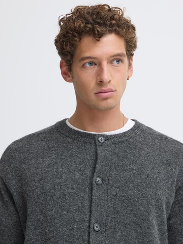 Casual Friday - Casaco de malha 'CFAiko Knit' em cinzento