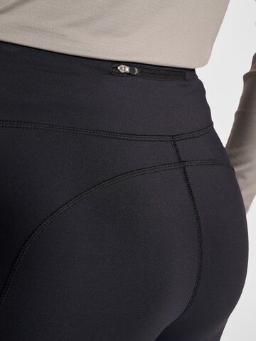 Skinny Pantalon de sport Newline en noir