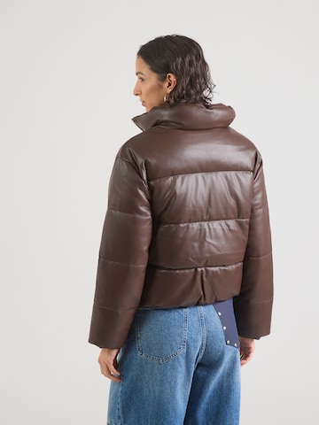 Abercrombie & Fitch - Chaqueta de invierno en marrón