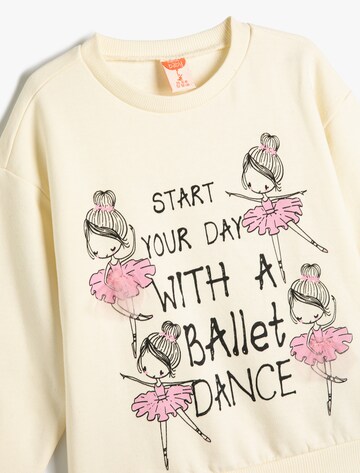 Koton Sweatshirt in White