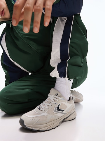 Bershka Zúžený strih Nohavice - Zelená