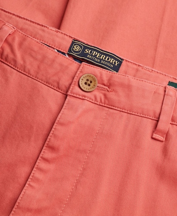 Regular Pantalon chino 'Premium' Superdry & Co en rouge