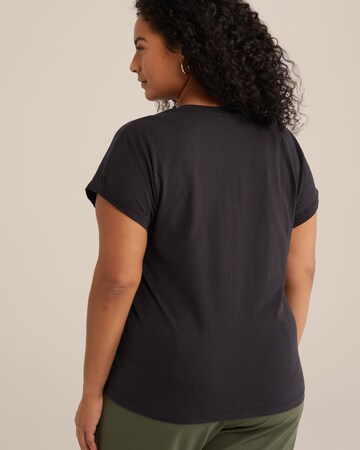 T-shirt WE Fashion en noir