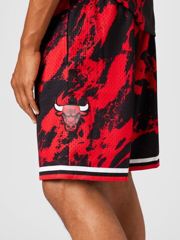 Mitchell & Ness Regular Shorts in Schwarz