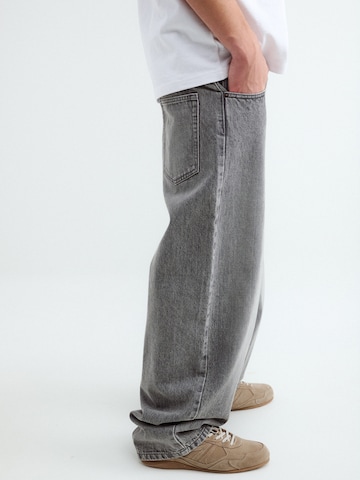 BALMOHK Baggy Jeans 'JOHNNY' in Grau