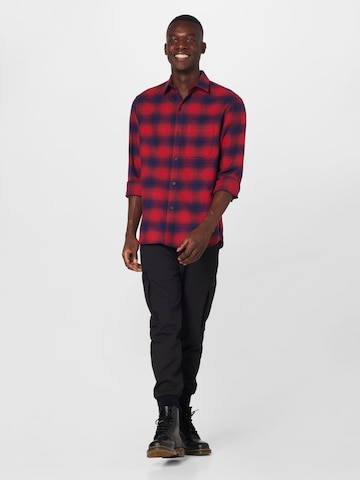 Coupe regular Chemise Wax London en rouge