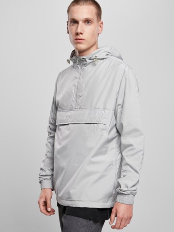 Urban Classics Демисезонная куртка в Серый: спереди