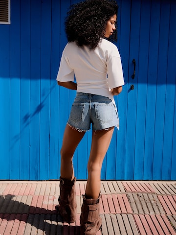 Regular Jean 'Brillos' Bershka en bleu