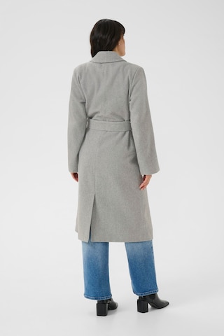 Manteau mi-saison 'Fanny' Kaffe en gris