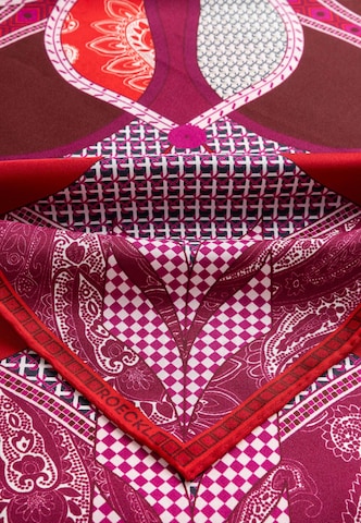 Foulard ' FLOWER MANDALA 64x64 ' Roeckl en mélange de couleurs