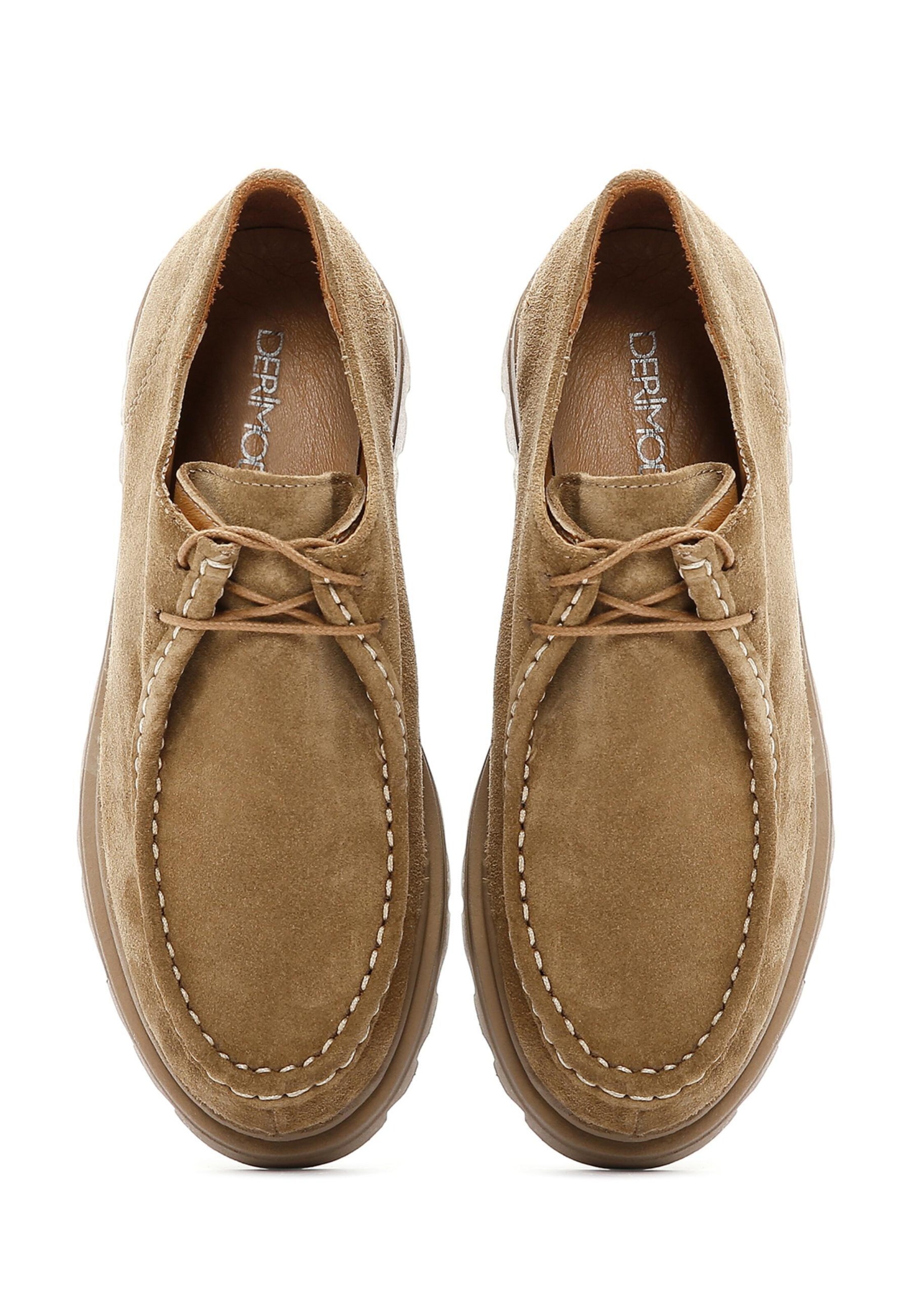 Scarpa stringata di Derimod in beige