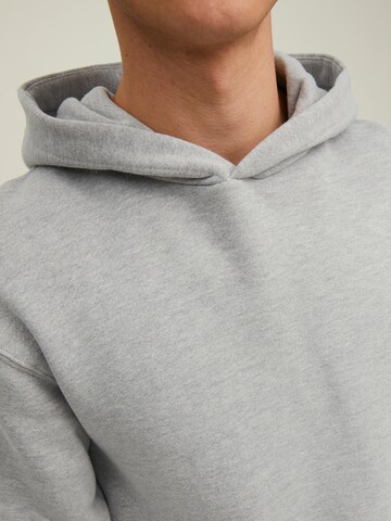 JACK & JONES Sweatshirt in Grey