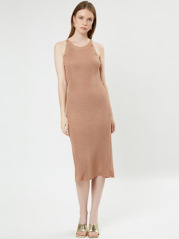 Influencer Dress in Beige: front