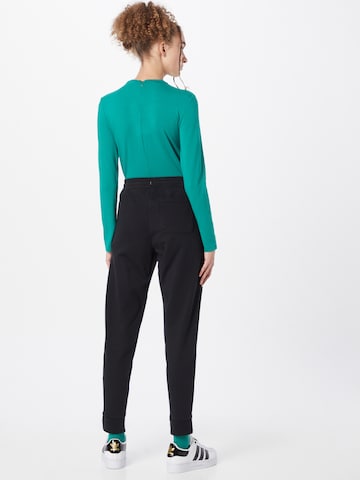 Banana Republic Tapered Broek in Zwart