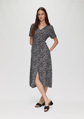 Robe-chemise QS en noir : devant