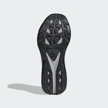 Chaussure de course 'Tracefinder Plus' ADIDAS TERREX en vert