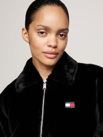 Tommy Jeans Jacke in Schwarz