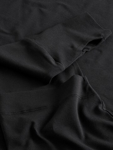 Tricou de la Next pe negru