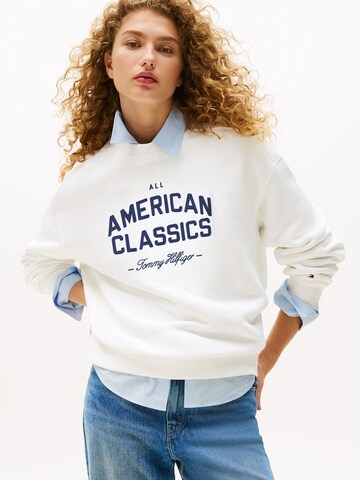 TOMMY HILFIGER Mikina – bílá: přední strana