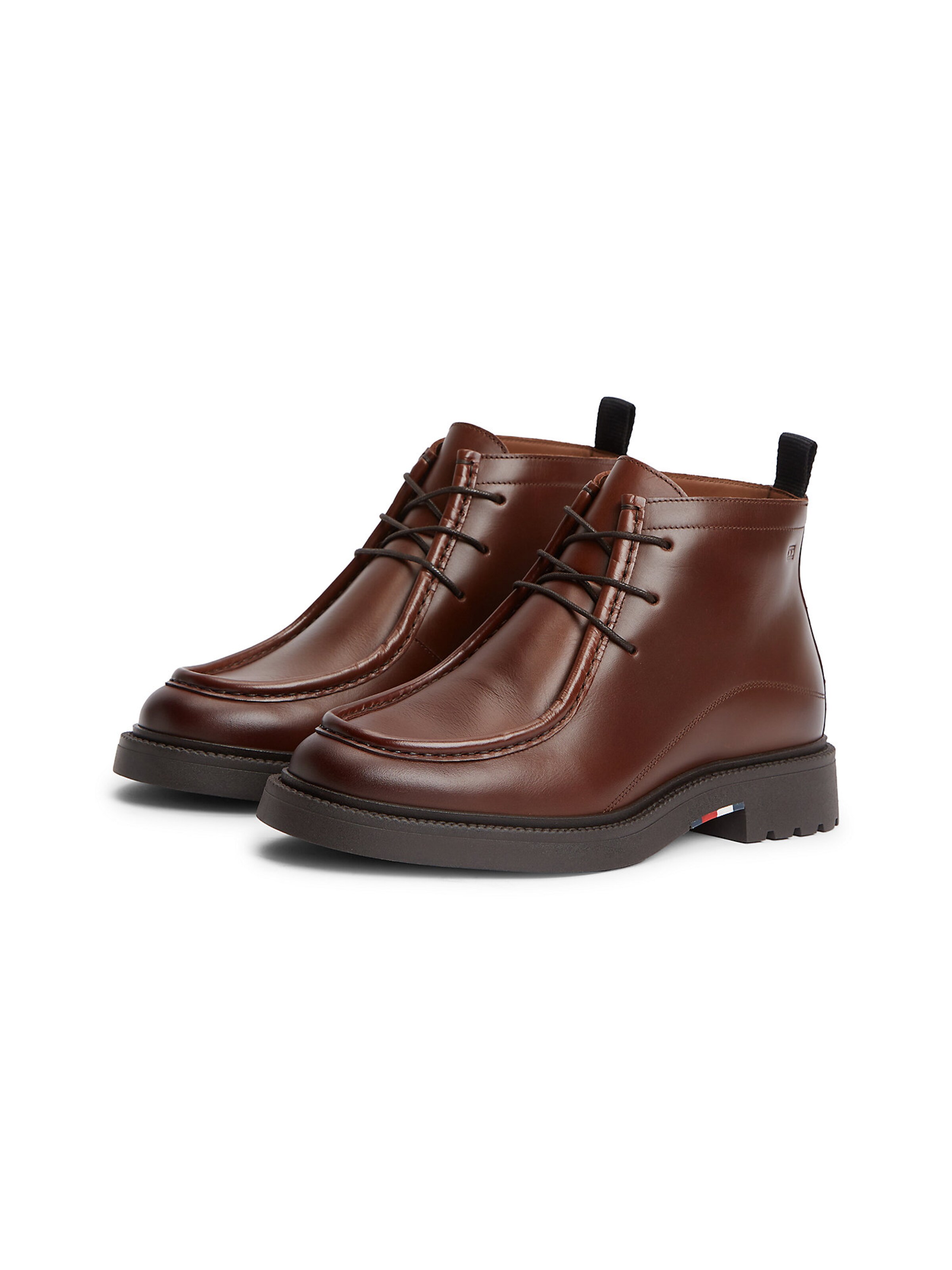 TOMMY HILFIGER Chukka Boots in Brown