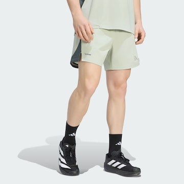 Regular Pantalon de sport 'Tech Apparel' ADIDAS PERFORMANCE en vert : devant