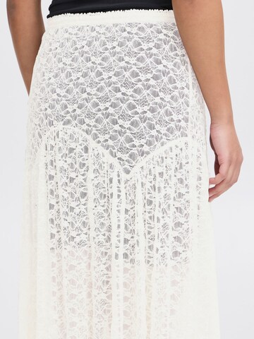 Gonna ' IXLACEY ' di ICHI in bianco