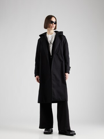 Manteau mi-saison 'Essential' Calvin Klein en noir