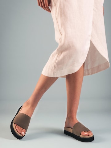 Sandalo 'OKINA' di nae Vegan Shoes in verde