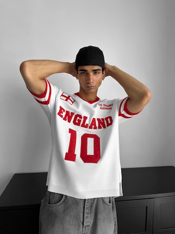 T-Shirt 'Oversize England Knit T-shirt - White' Kleidermafia en blanc : devant
