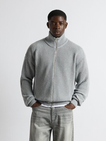 Burocs Knit Cardigan in Grey: front