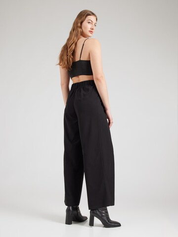 ONLY - Loosefit Pantalón plisado 'ONLCRISTINA' en negro