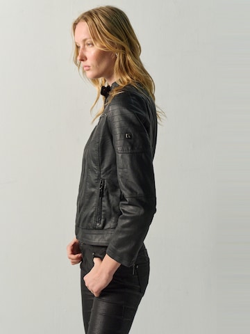 KOROSHI Jacke in Schwarz