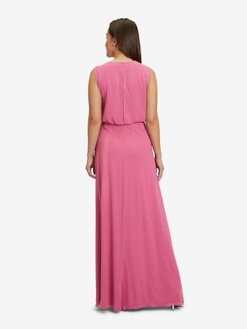 Robe de soirée Vera Mont en rose