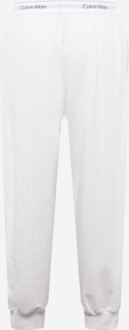 Calvin Klein - Tapered Pantalón en blanco