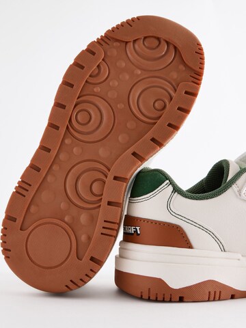 Baskets Next en beige