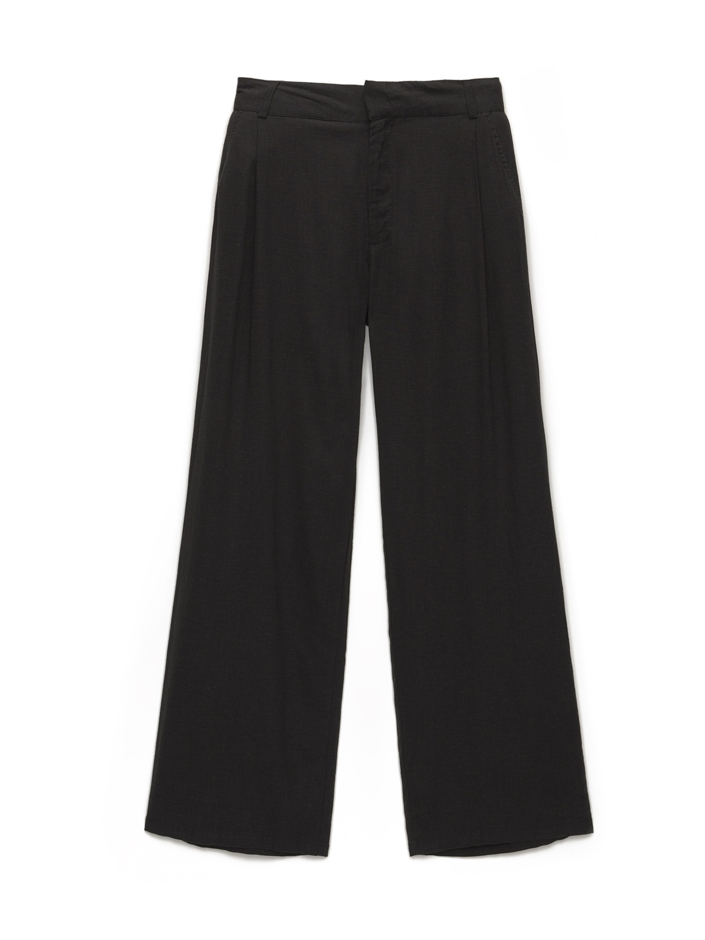 Wide leg Pantaloni cutați de la Pull&Bear pe negru: față