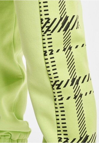 Thug Life Tapered Broek in Groen