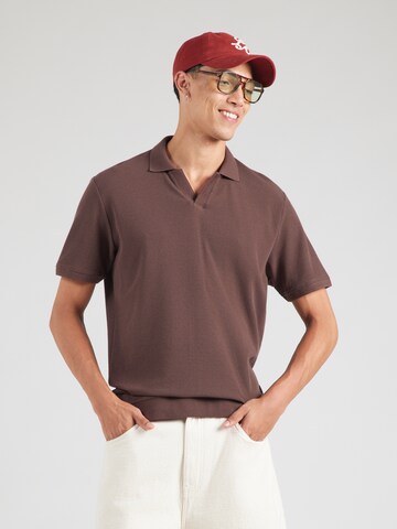s.Oliver T-shirt i brun: framsida