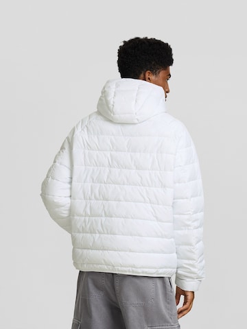 Veste mi-saison Bershka en blanc