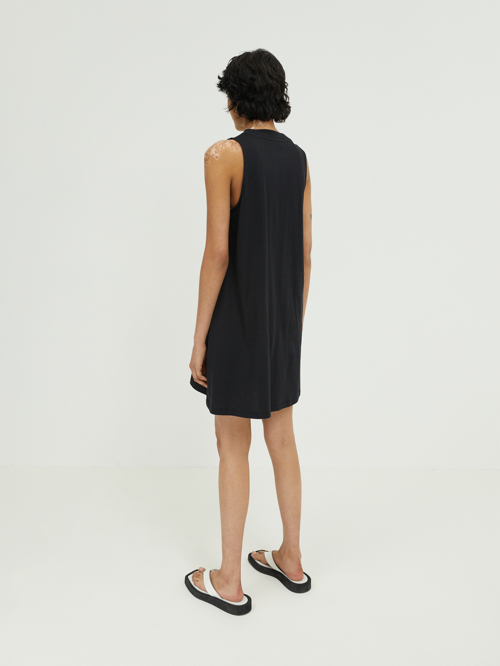 EDITED Produkte Kleid 'Aleana' schwarz