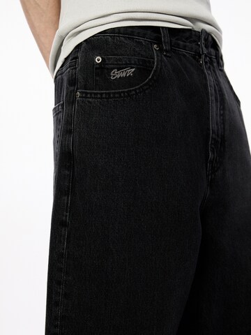 Pull&Bear Loosefit Jeans i svart