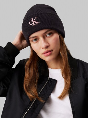 Bonnet Calvin Klein Jeans en noir : devant