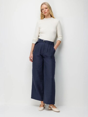 Wide leg Pantaloni con pieghe di MixRay in blu